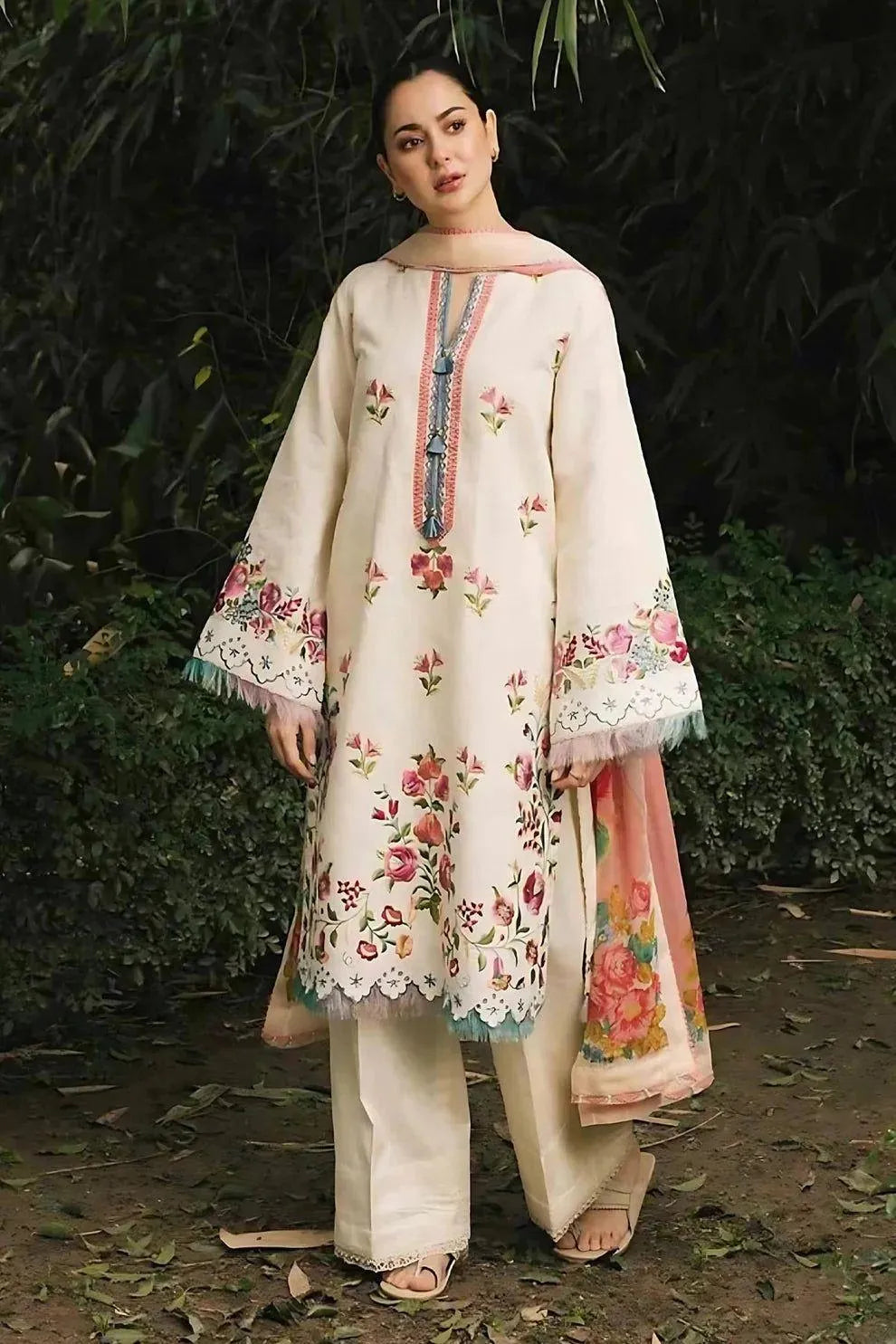 MOST TRENDING LAWN 3 Pcs Unstitched Embroidered Suit