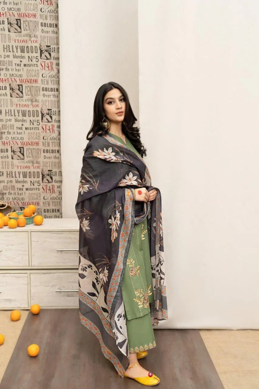 3 Pcs Women's Unstitched Embroidered Suit